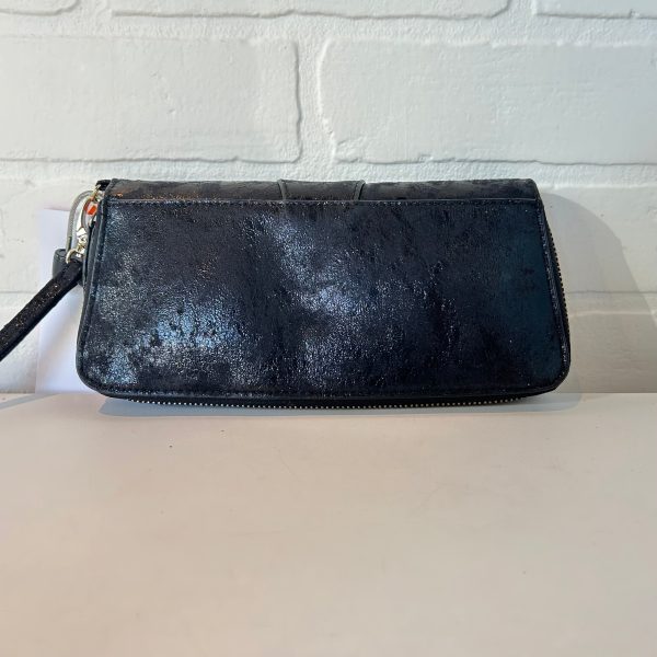 Wristlet By Clothes Mentor, Size: Medium Fashion