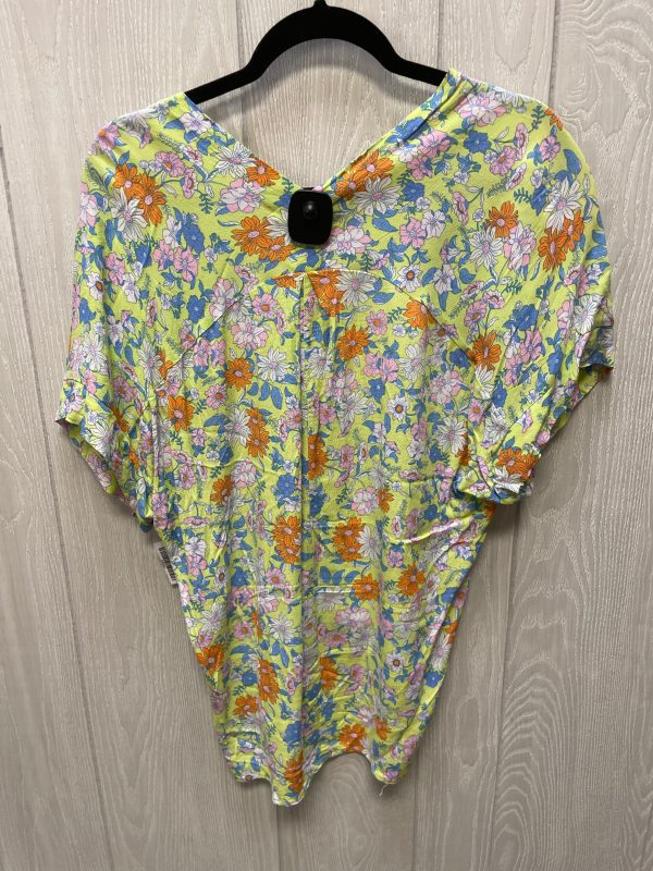 Top Short Sleeve By Clothes Mentor In Floral Print, Size: M For Discount