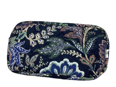 Makeup Bag By Vera Bradley, Size: Small For Sale