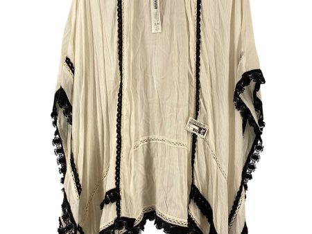 Shawl By Chicos In White, Size: S For Cheap