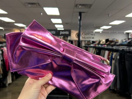 Clutch By Boohoo Boutique In Pink, Size:Medium Discount