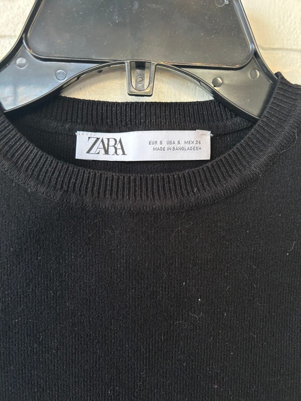 Top Sleeveless By Zara In Black, Size: S Online Hot Sale