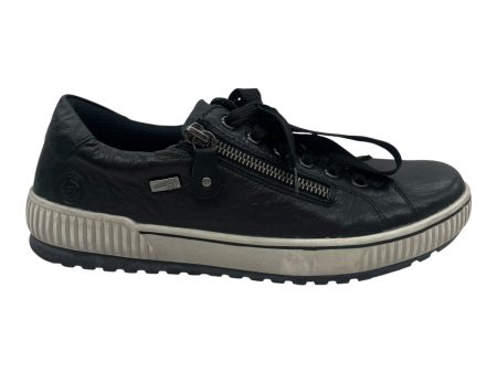 Shoes Sneakers By Clothes Mentor In Black, Size:8.5 on Sale